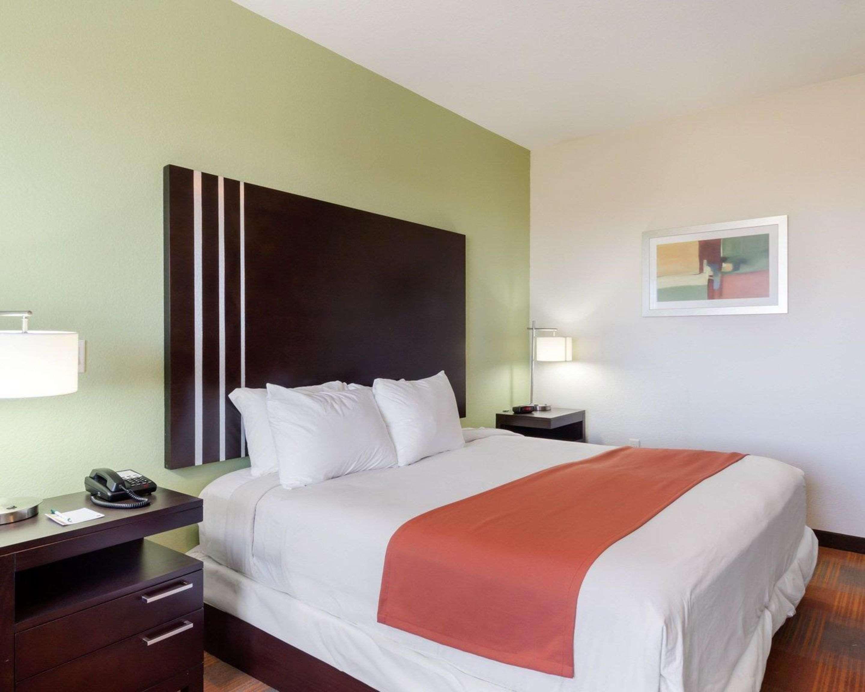Quality Inn & Suites Victoria East Esterno foto
