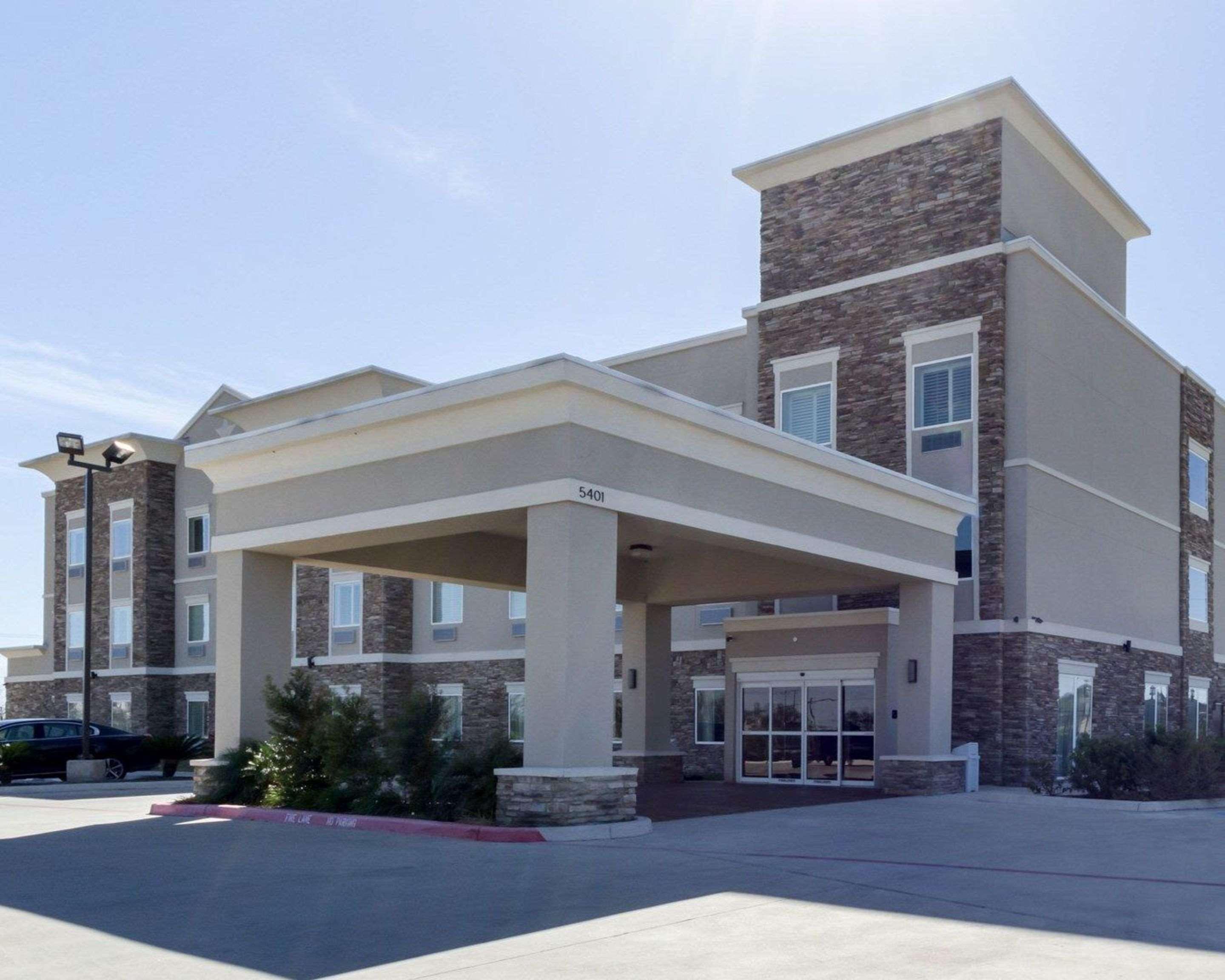 Quality Inn & Suites Victoria East Esterno foto