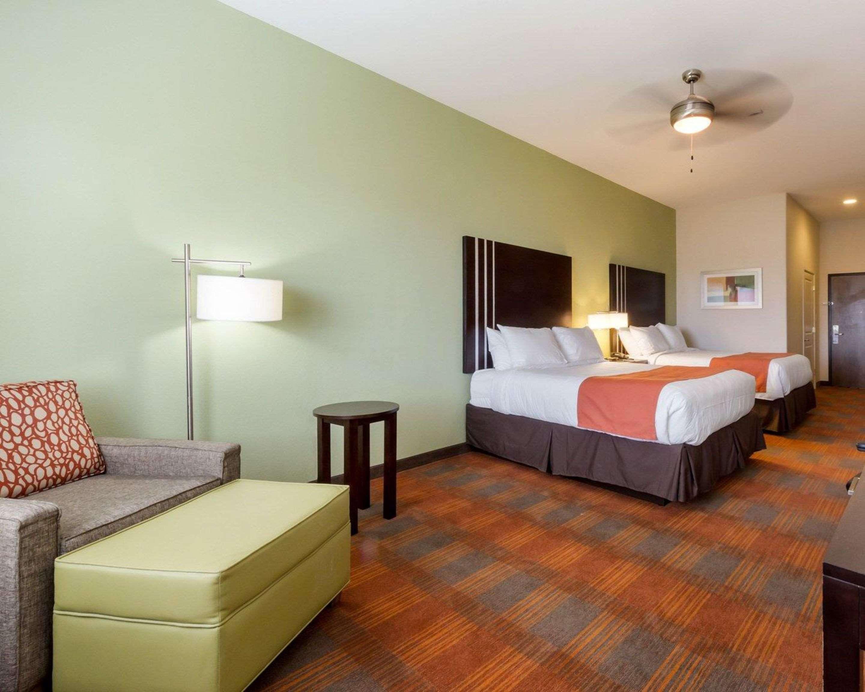 Quality Inn & Suites Victoria East Esterno foto