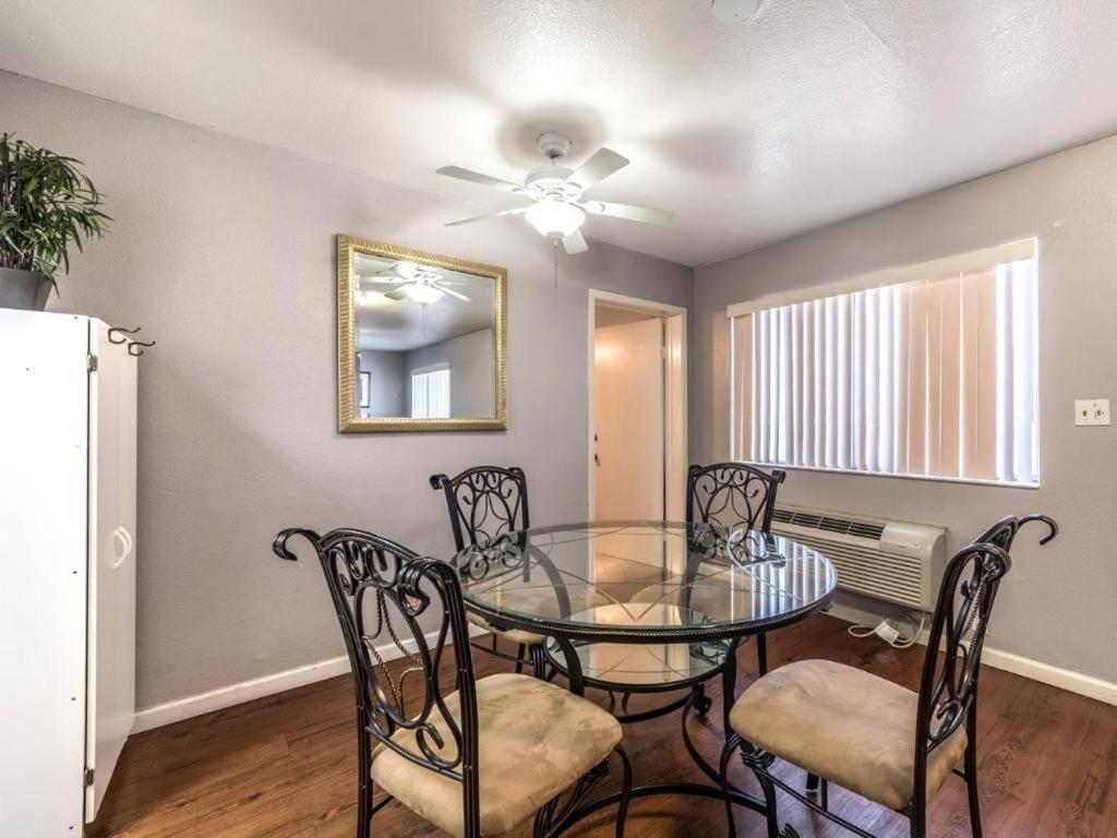 Quality Inn & Suites Victoria East Esterno foto